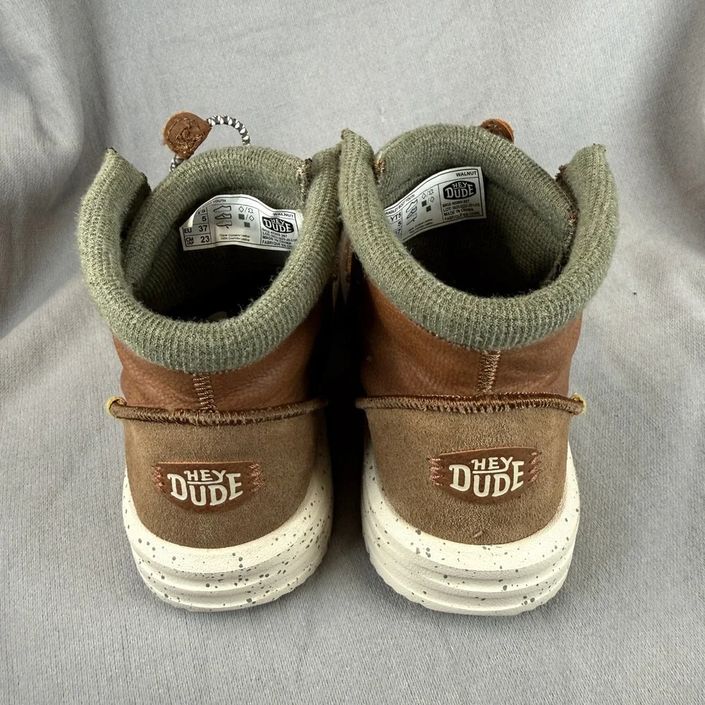 Hey Dude Bradley Boot Youth Size 5 Walnut Brown Leather Lightweight Bungee Lace